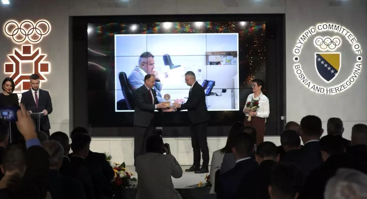 Anadolu Ajansı muhabiri Bakir Tiro'ya Olimpiyat Değerlerinin Medya Tanıtım Ödülü