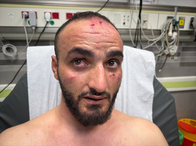 İsrail polisi, Mescidi Aksa'da çekim yapan AA foto muhabirini öldüresiye dövdü
