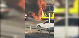 Şanlıurfa'da seyir halindeki halk otobüsü alev aldı