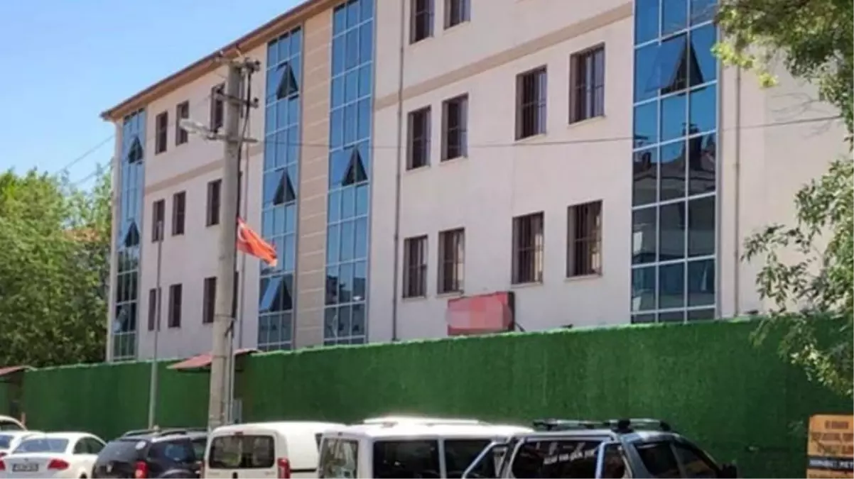 Bakım merkezinde tazyikli suyla ölümde hasta bakıcılar hakim karşısında