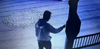 Nevşehir'deki Tarihi Camiden Hırsızlık Anı Güvenlik Kamerasına Yansıdı