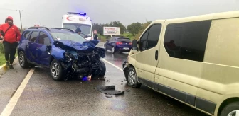 Ayvalık'ta Zincirleme Trafik Kazası: 2'si Ağır, 8 Yaralı