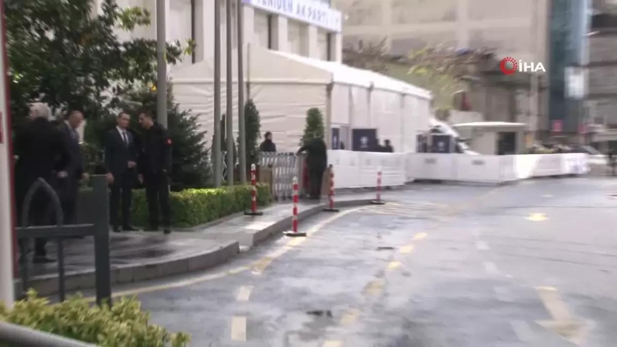 Cumhurbaşkanı Erdoğan, AK Parti İl Başkanlığı'ndan ayrıldı