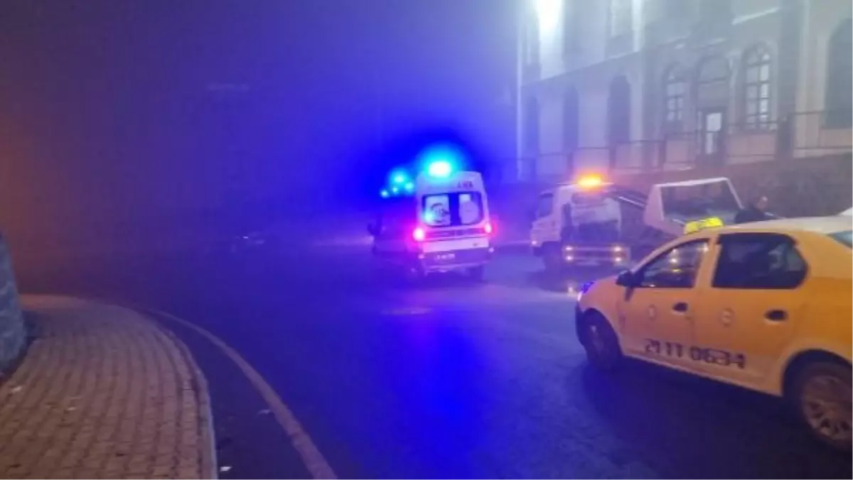Diyarbakır'da kafa kafaya çarpışan otomobillerde 4 kişi yaralandı