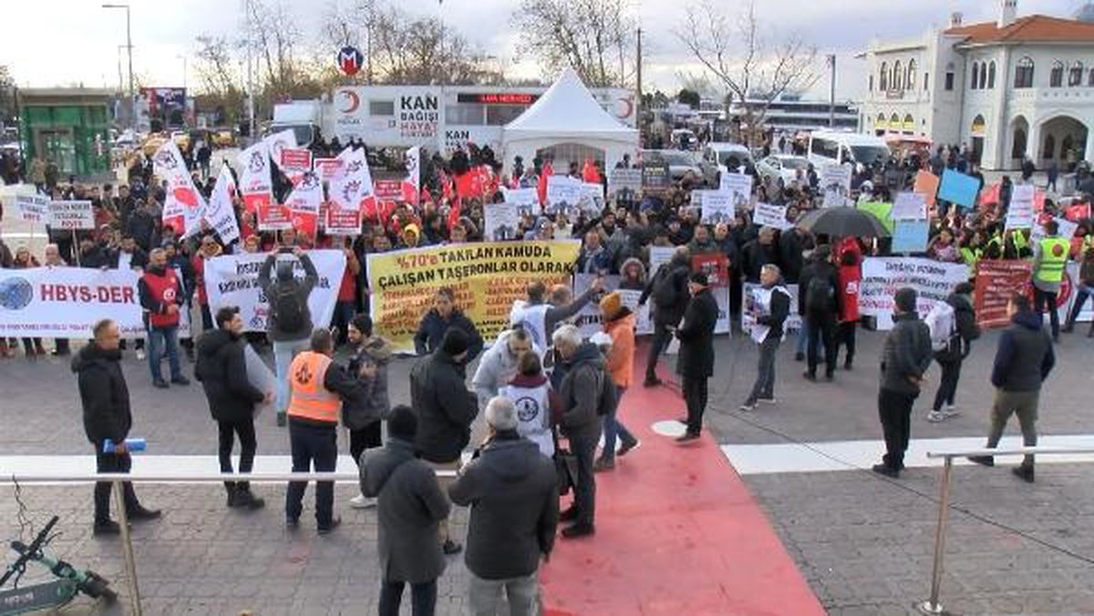 Kadıköy'de Belediye Taşeron İşçileri Kadrolu Çalışma Talebiyle Eylem Yaptı