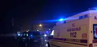Sakarya'da Tır ile Hafif Ticari Araç Çarpıştı: 2 Yaralı