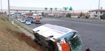 Şanlıurfa'da TIR'ın çarptığı otobüste 10 kişi yaralandı