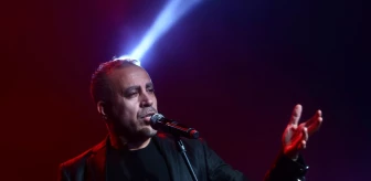 Haluk Levent ve Sanatçı Arkadaşları Gazze'ye Yardım Konseri Düzenledi