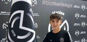 Manisa Futbol Kulübü, genç yetenek Süleyman Buğra Parlak ile sözleşme imzaladı