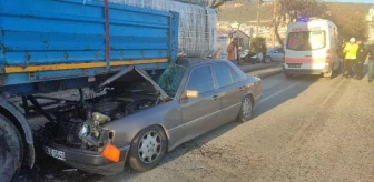 Bursa'da TIR'a arkadan çarpan otomobildeki sürücü yaralandı