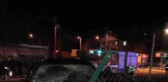 Yalova'da otomobil ile hafif ticari araç çarpıştı: 4 yaralı
