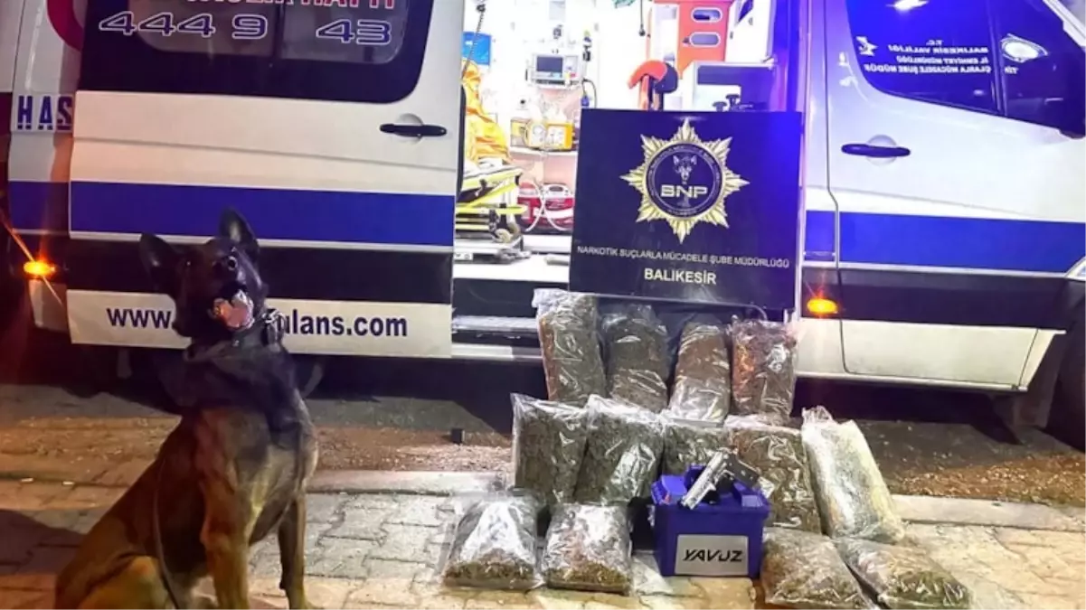 Ambulans ile uyuşturucu sevkiyatı! Aracın içerisinden çıkanlar 'Yok artık' dedirtti