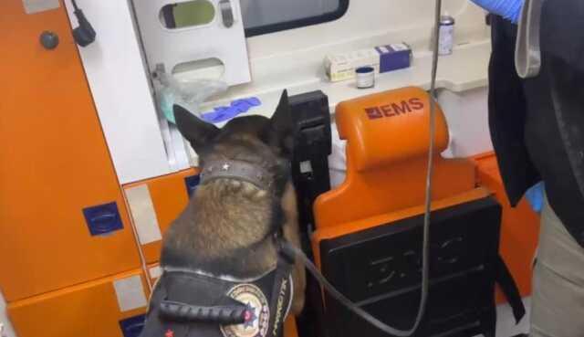 Ambulans ile uyuşturucu sevkiyatı! Aracın içerisinden çıkanlar 'Yok artık' dedirtti