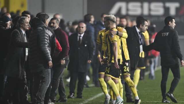 İstanbulspor - Trabzonspor maç özeti! (VİDEO) İstanbulspor - Trabzonspor maçı özeti nereden izlenir? Golleri kim attı, maç kaç kaç bitti?