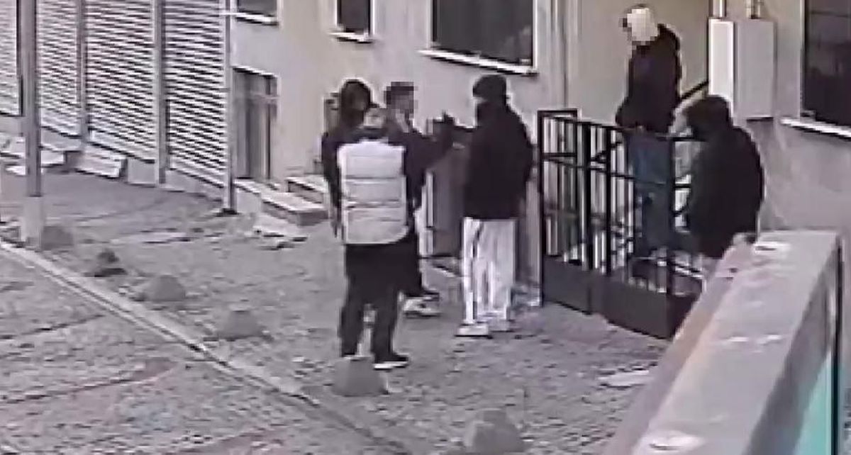 Küçükçekmece'de Kız Meselesi Kavgası: Yeni Görüntüler Ortaya Çıktı