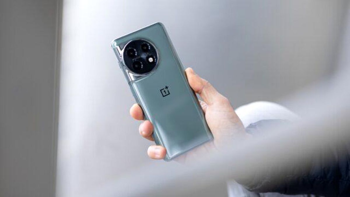 OnePlus, uygun fiyatlı amiral gemisi OnePlus 12R'yi globalde piyasaya sürecek