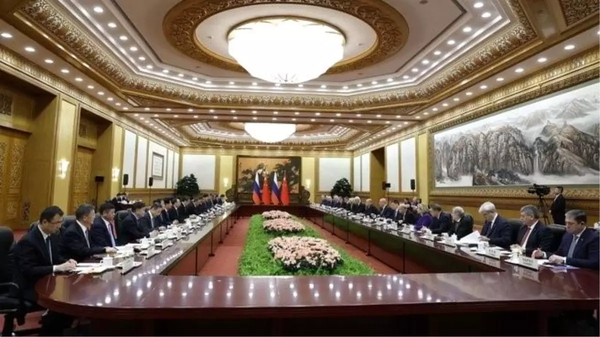 Rusya Başbakanı Mişustin, Çin Başbakanı Li Qiang ile Görüştü