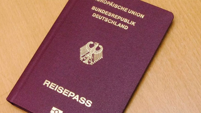 Almanya'da yeni vatandaşlık yasasıyla çifte vatandaşlık önü açılıyor