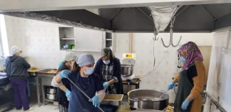 Arguvan'da taşımalı öğrencilere sıcak yemek dağıtılıyor
