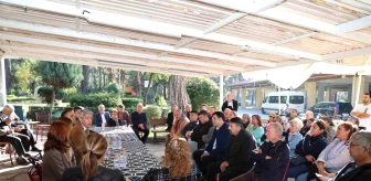 Marmaris Belediye Başkanı Mehmet Oktay, Halk Kürsüsü toplantısında vatandaşlarla buluştu