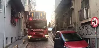 Beyoğlu'nda boş binada bir erkeğe ait ceset bulundu