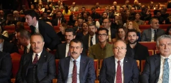 Milli Eğitim Bakanı Yusuf Tekin, 'Cumhuriyet'e Doğru' tiyatro oyununu izledi