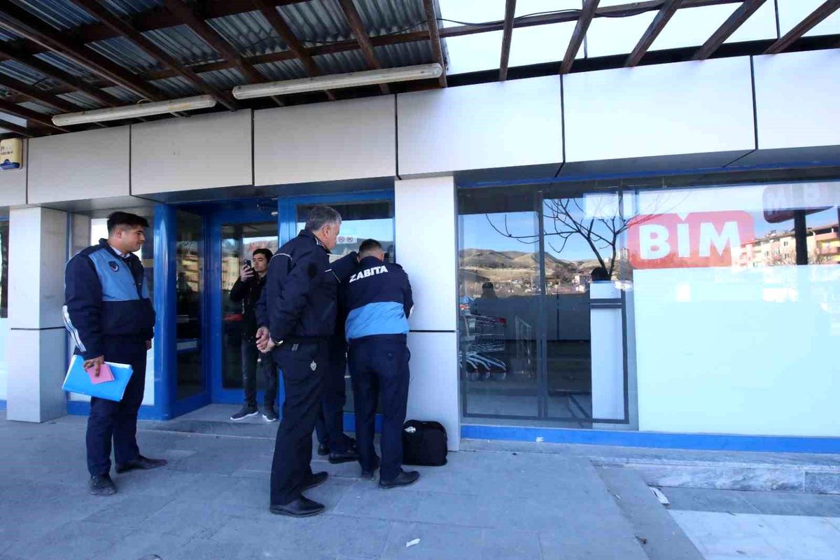 Malatya'da Kaldırımı İşgal Eden BİM Şubesi Mühürlendi