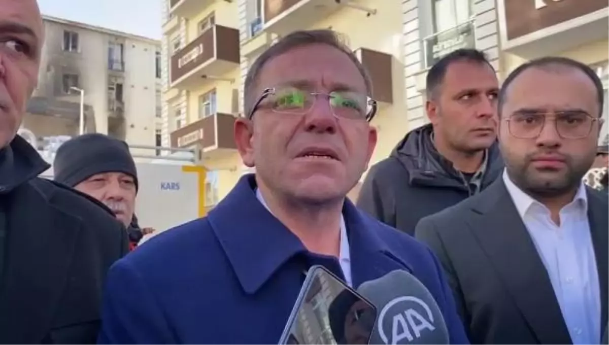 Mahsur Kalan Kedi Kurtarıldı