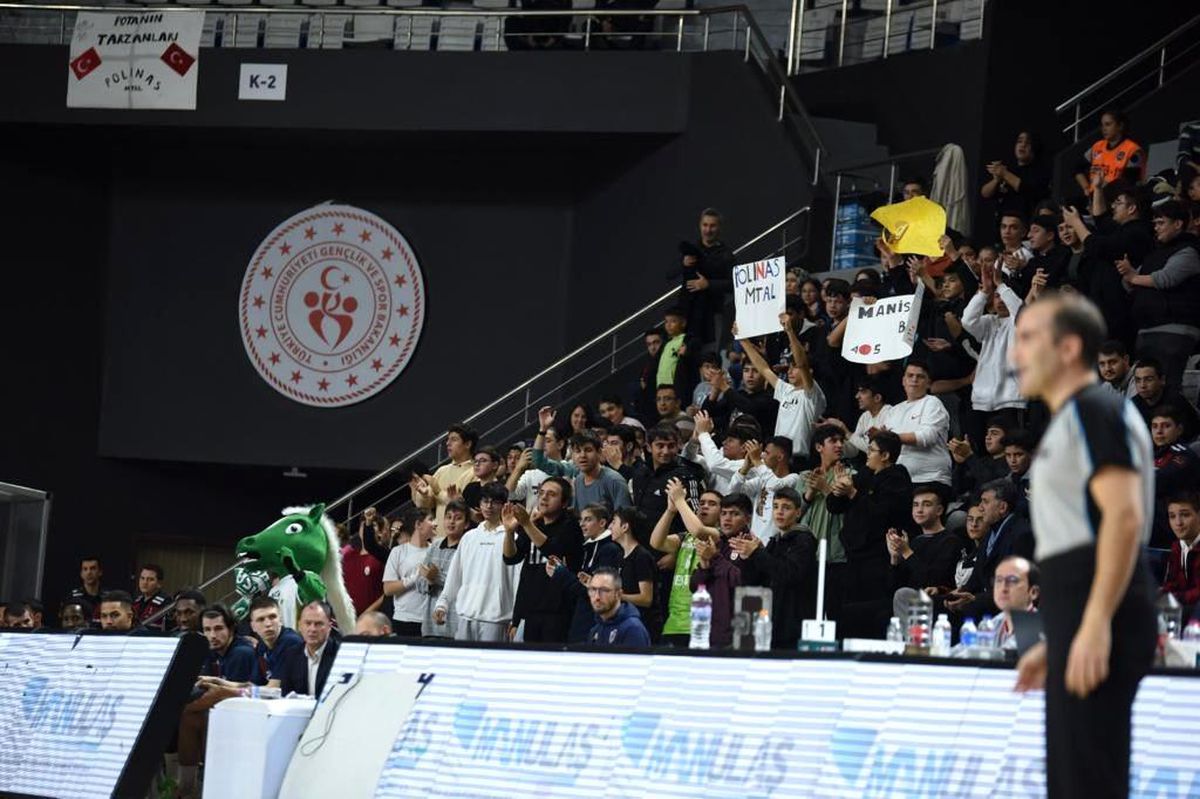 Manisa Büyükşehir Belediyespor Basketbol Takımı Başarılı Performansıyla Dikkat Çekiyor