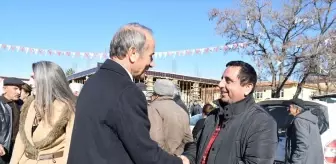 Arguvan Belediye Başkanı Mehmet Kızıldaş, pazar esnafı ve vatandaşlarla bir araya geldi