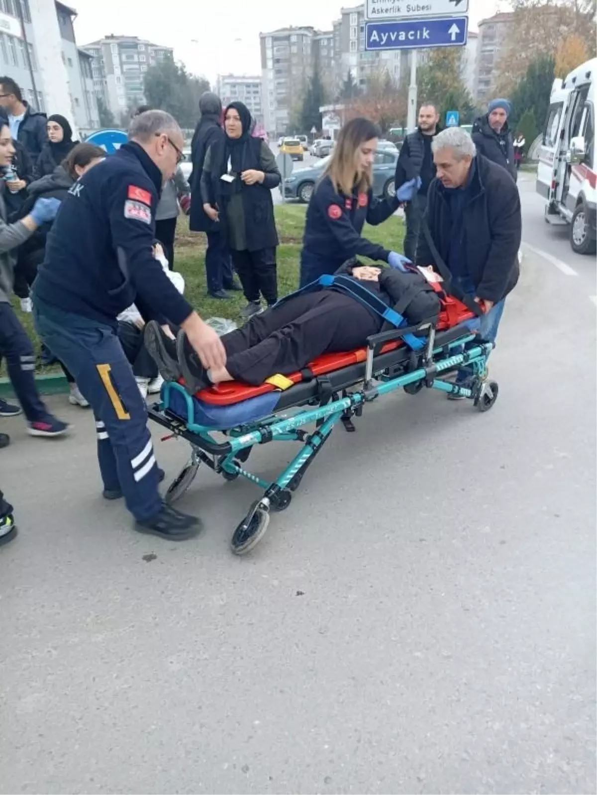 Samsun'da öğrenci servisi ile hafif ticari araç çarpıştı: 4 yaralı