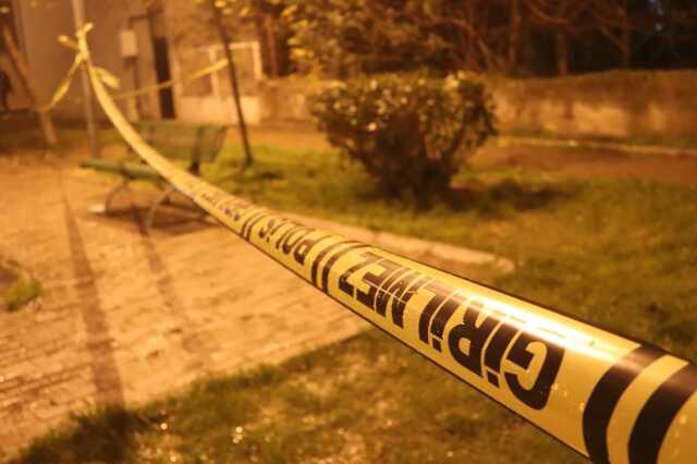 İzmir'de Boşanma Aşamasındaki Kadın Eş Tabanca İle Öldürüldü İzmir'de Boşanma Aşamasındaki Kadın Eş Tabanca İle Öldürüldü