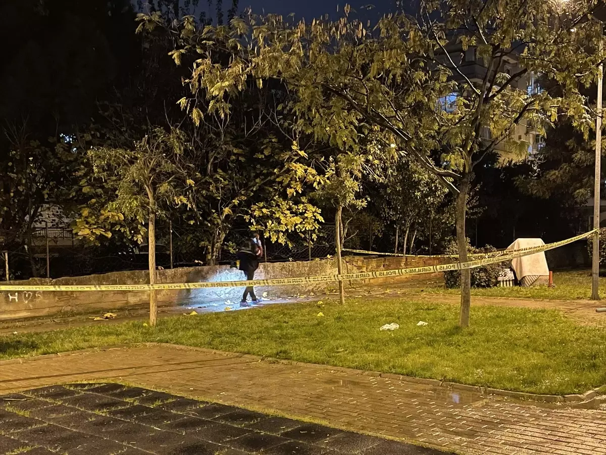 İzmir'de Karısını Yaralayan Kişi İntihar Girişiminde Bulundu