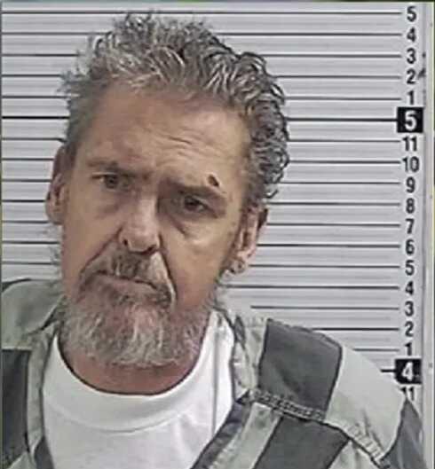 Ölen karısının cesedini günlerce evde bekletti! Köpekler kadının ayağını kemirdi