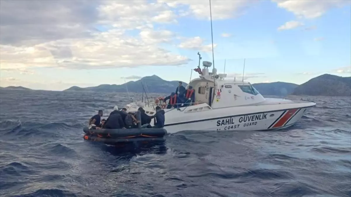 Muğla'nın Datça ilçesi açıklarında 59 düzensiz göçmen kurtarıldı