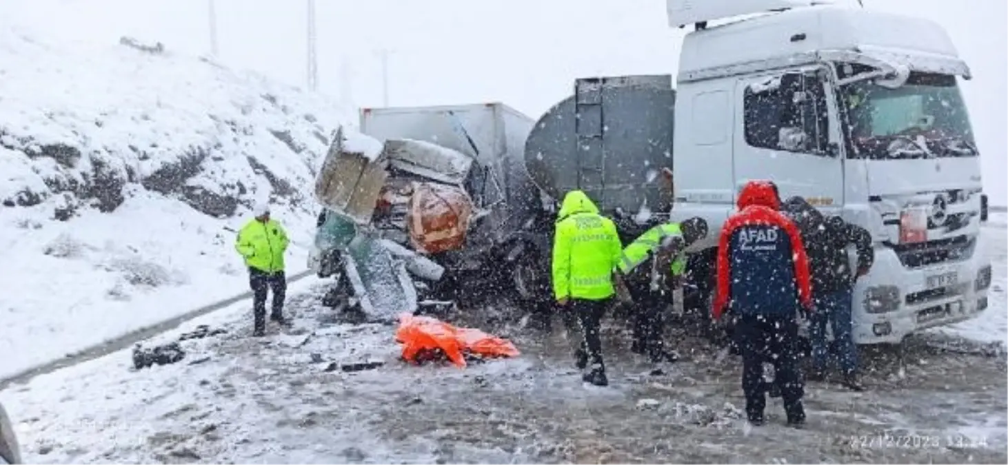 Bitlis'te kar nedeniyle meydana gelen trafik kazasında 1 kişi hayatını kaybetti