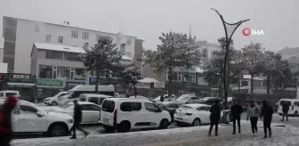 Bitlis'te yoğun kar yağışı etkisini sürdürüyor
