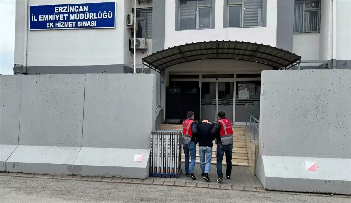 İstanbul'da silahlı gasp olayının faili Azerbaycan uyruklu zanlı Erzincan'da yakalandı