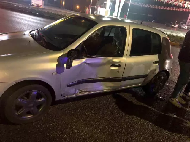 Karabük'te motosikletle otomobil çarpıştı: 1 yaralı Karabük'te motosikletle otomobil çarpıştı: 1 yaralı