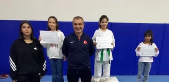 Kemer Belediyesi Karate Takımı 14 madalya kazandı