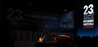 Devlet Sanatçısı Gülsin Onay, Antalya Piyano Festivali'nde Müzikseverlerle Buluştu
