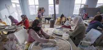 Ovacık'ta Kadın İşçiler Tarafından Temizlenen Fasulyeler Türkiye'nin Farklı Kentlerinde Satılıyor
