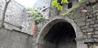 UNESCO mirasındaki 5 bin yıllık surlarda 41 yıllık tuğla yaması