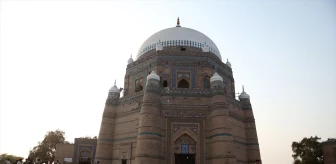 Pakistan'ın Multan şehrindeki Şah Rükn-i Alem Türbesi