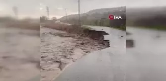 Şırnak'ta sağanak yağış: dereler taştı, yol çöktü