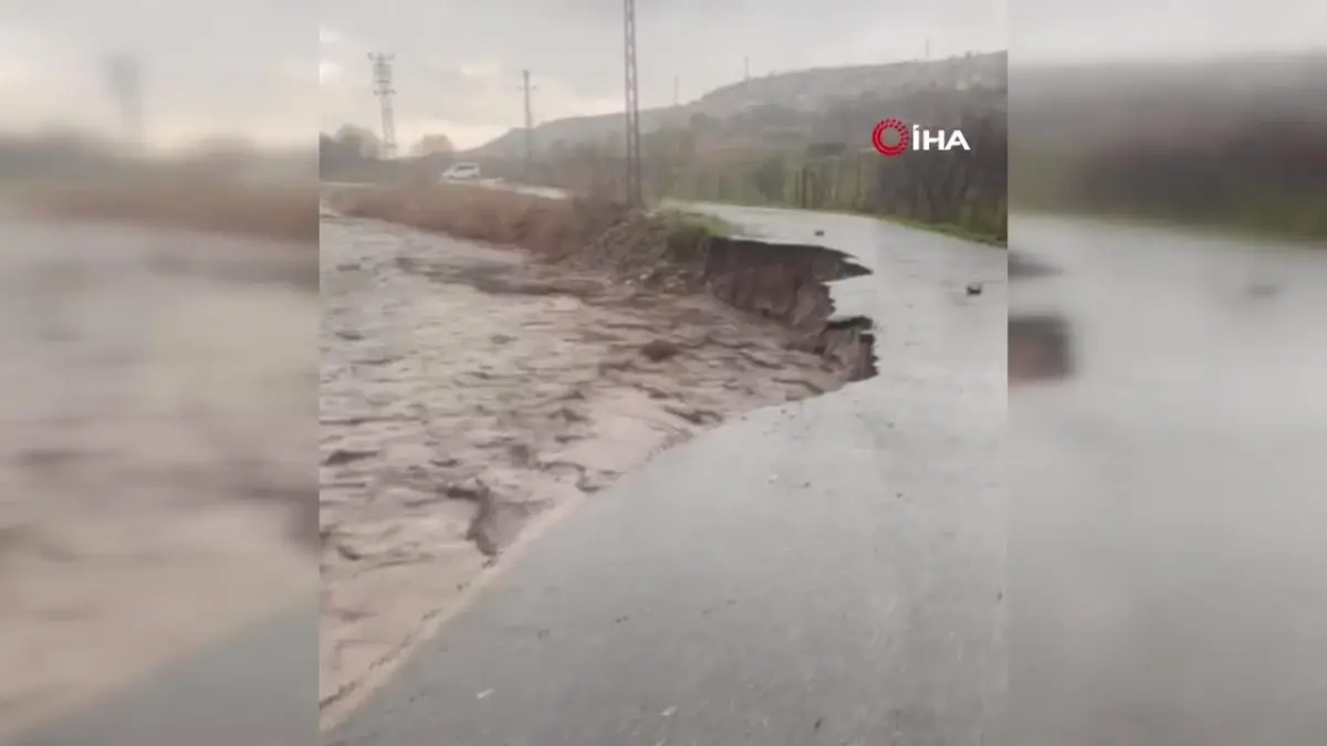 Şırnak'ta sağanak yağış: dereler taştı, yol çöktü