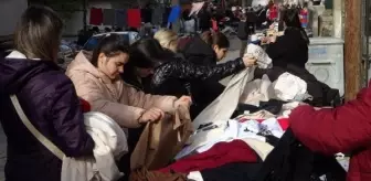 Keşan'da Sokak Hayvanları İçin Giyim Eşyaları Satılıyor