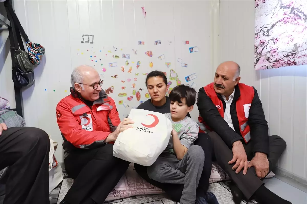 Türk Kızılay, Doğanşehir'deki depremzedelere yardım ulaştırdı