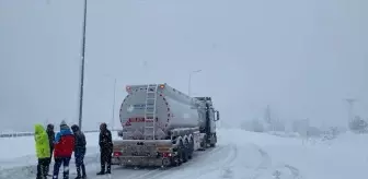 Çankırı-Kastamonu kara yolunda kar etkili oluyor