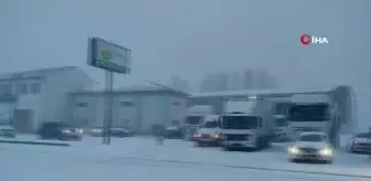 Erzurum'un Erzincan ve Bayburt yolları trafiğe kapatıldı